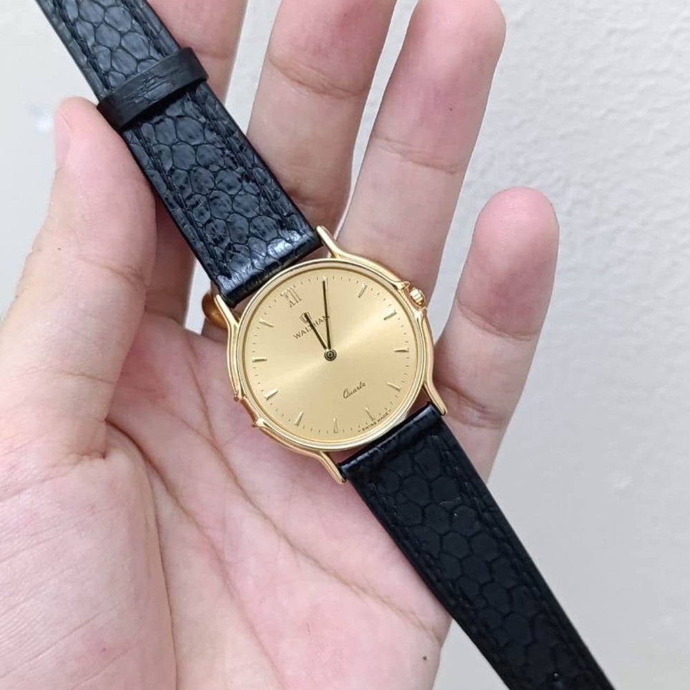 Vintage 1980s Waltham Quartz 42310.26.M10
30mm Men’s Watch, Gold-Toned - Picture 3 of 9